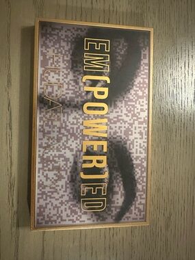 HUDA BEAUTY Empowered Eyeshadow Palette